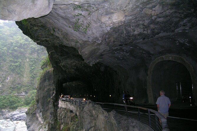 Taroko Gorge Day Tour From Taipei by Train - Common questions