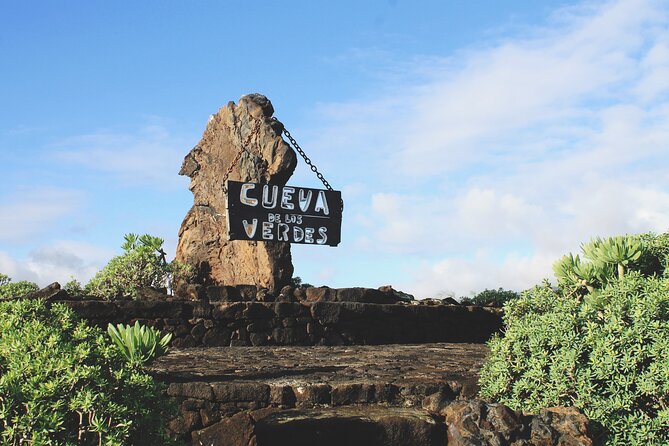 Tour to Timanfaya, Jameos Del Agua, Cueva De Los Verdes and Viewpoint From the Cliff - Common questions