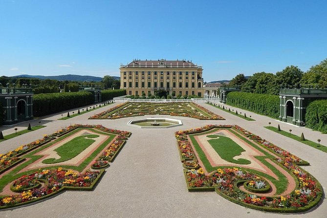 Transfer From Salzburg to Vienna: Private Daytrip With 2 Hours for Sightseeing - English-Speaking Driver