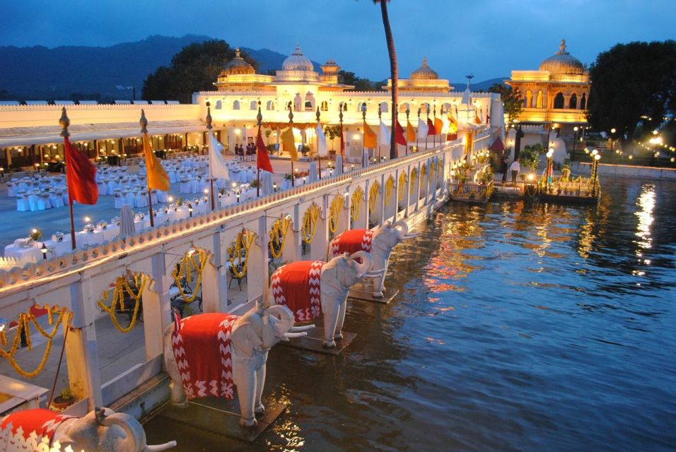 Udaipur: City Palace Museum Tour and Lake Pichola Boat Tour - Booking and Cancellation Policy