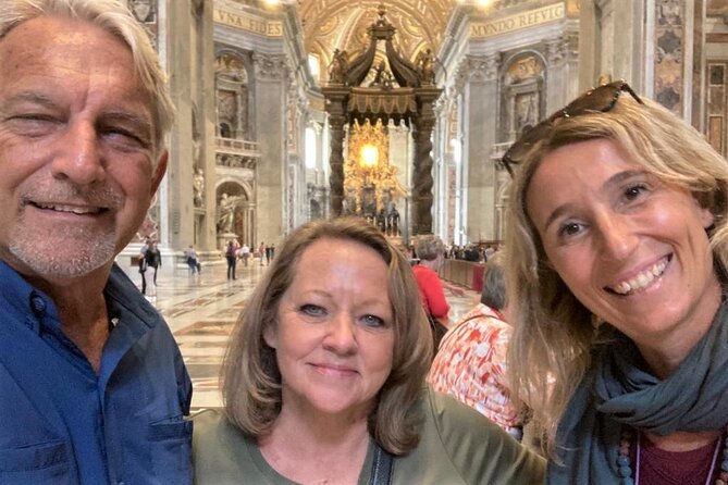 Vatican Museums, Sistine Chapel & Saint Peters Semi-private Tour - Guide Communication and Visibility
