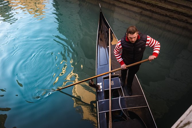 Venice: Grand Canal by Gondola With Commentary - Common questions