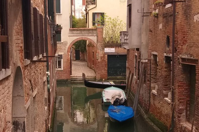 Venice Walking Tour of Most-Famous Sites Monuments & Attractions With Top Guide - Weather Considerations and Minimum Travelers