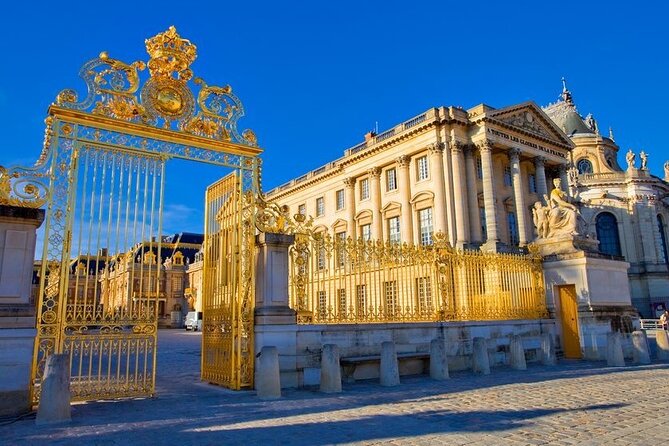 VERSAILLES CASTLE Round-Trip Transfer From Paris by Luxury Van - Common questions