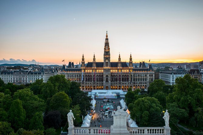 Vienna By Night: 1-Hour Sightseeing Tour - Meeting Point & Logistics