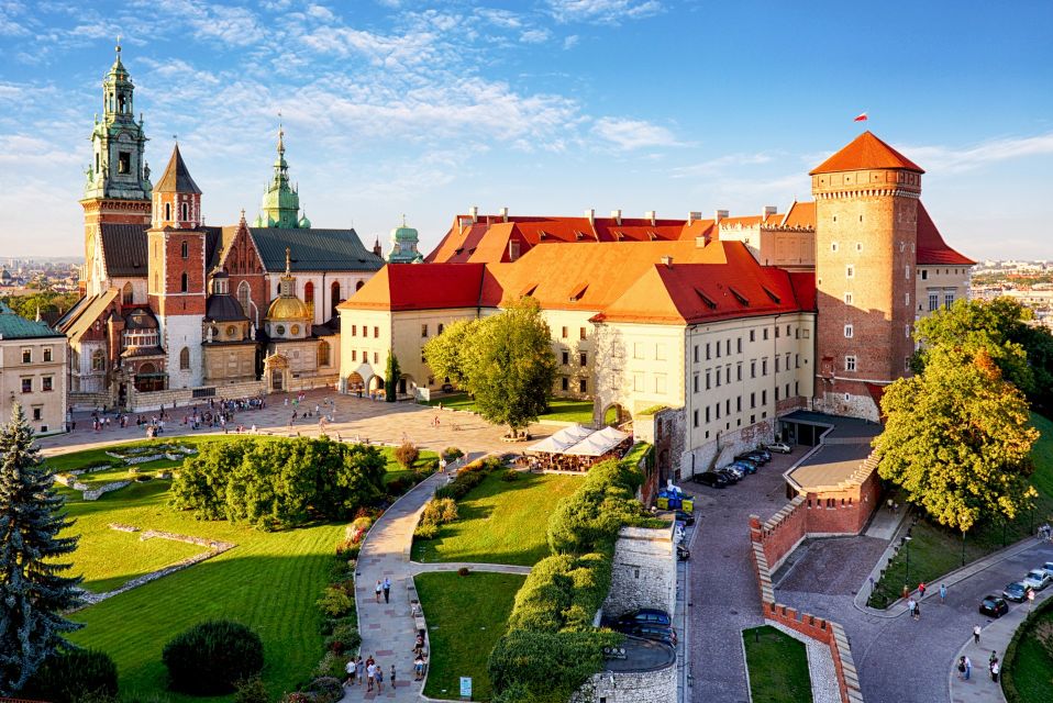 Wawel Castle & Cathedral Skip the Line Small Group Tour - Directions and Meeting Point