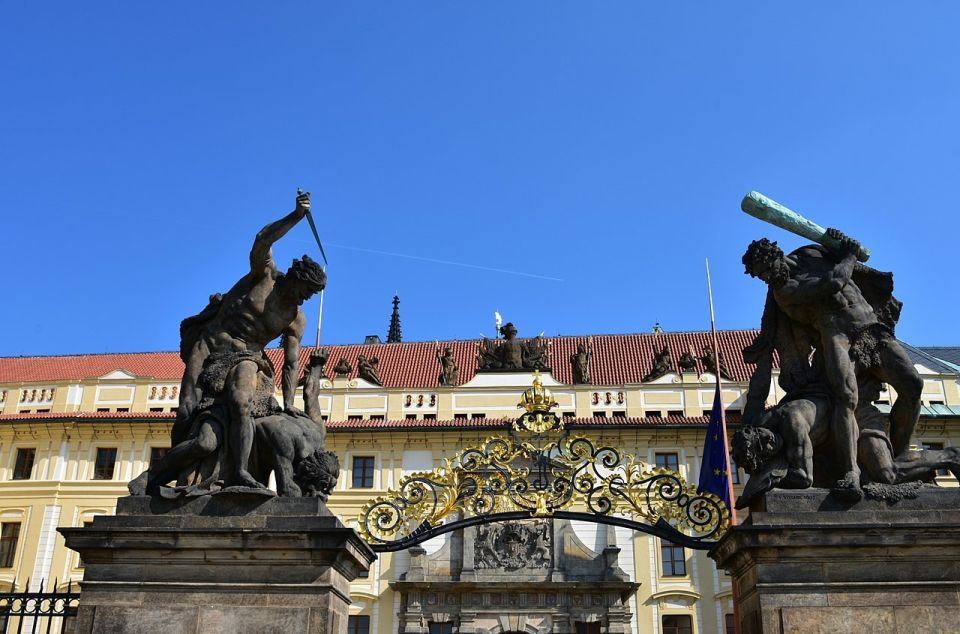 Wroclaw 1-Day Trip to Prague Private Guided Tour - Key Prague Landmarks