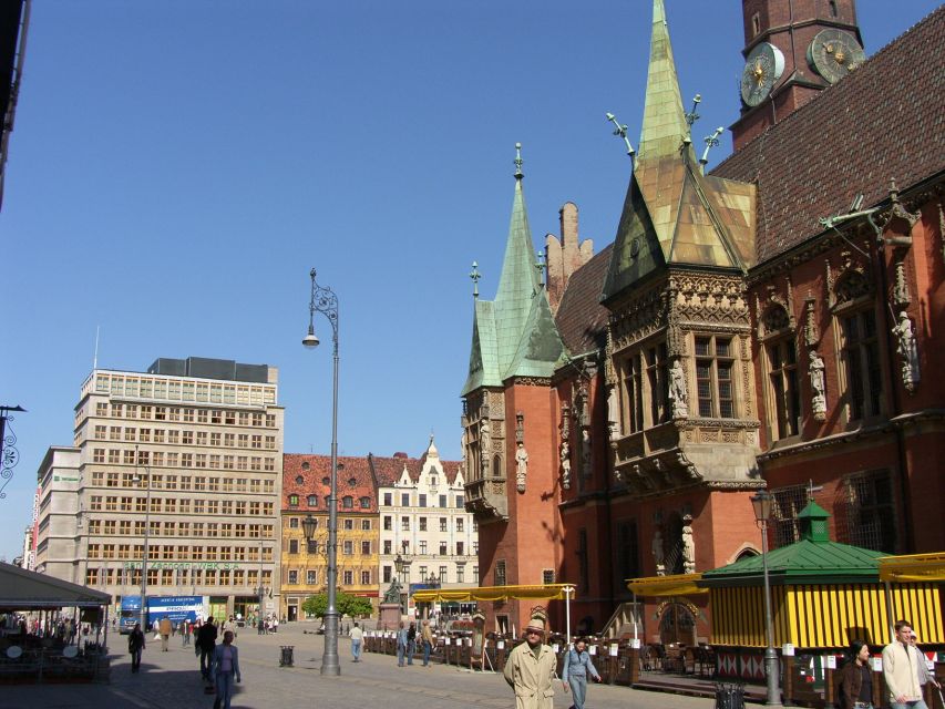 WrocłAw City Tour With Gondola or Boat Ride - Meeting Point Information