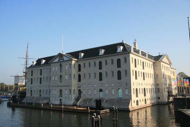 75 Minute Blue Boat Company City Canal Cruise and Maritime Museum - Key Points