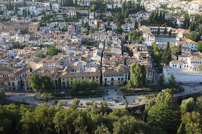 Alhambra & Generalife: Exclusive 3-Hour Private Tour With Tickets Included - Common questions