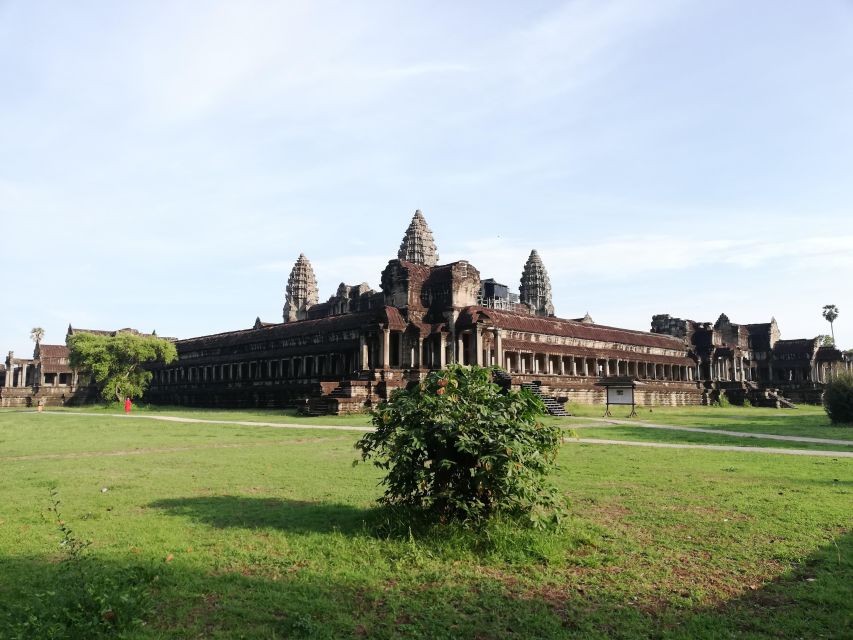 Angkor Wat Bayon Ta Prohm Temple Shared Tour - Common questions