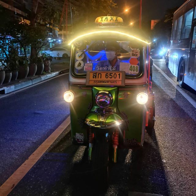 Bangkok: Old Town Food Tasting Tuk Tuk Tour at Night - Sampling Artisan Local Foods