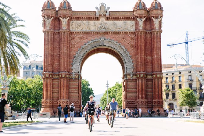 Barcelona Half Day Bike Small Group Tour - Tour Experience