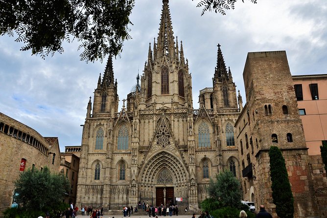 Barcelona Old Town and Gothic Quarter Walking Tour - Common questions