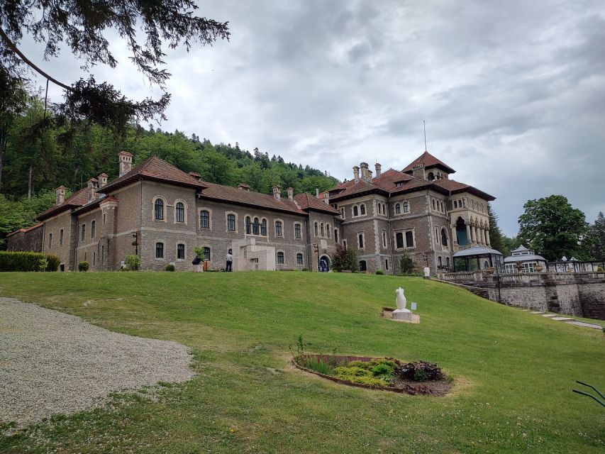 Brasov: Bran, Peles and Cantacuzino Castles Day Tour - Dining Experience