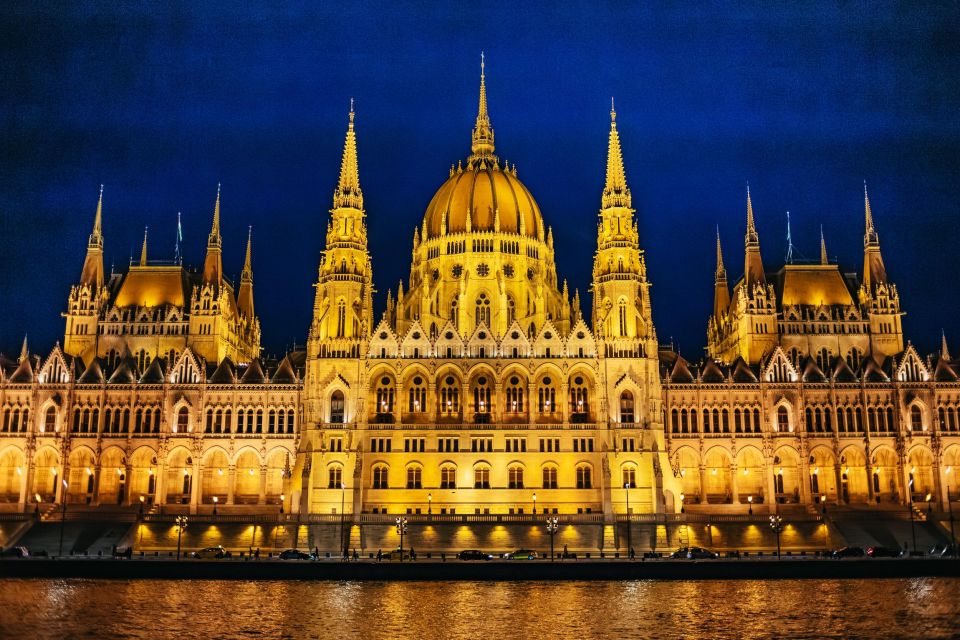 Budapest: 3-Course Dinner Cruise and Piano Show - Cruise Itinerary