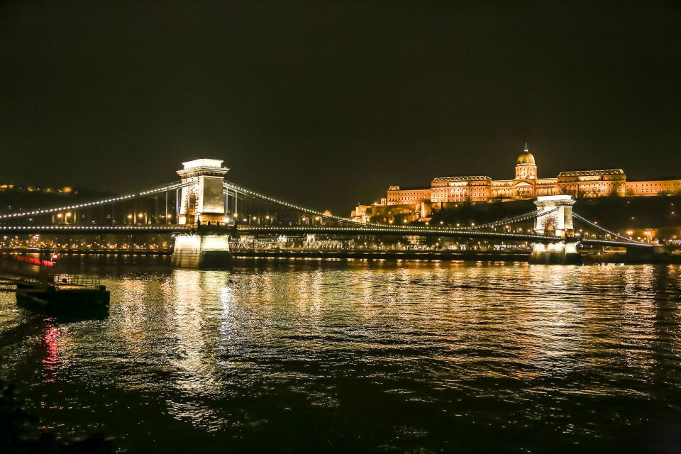 Budapest: Evening Cruise Including Drinks and Live Music - Common questions