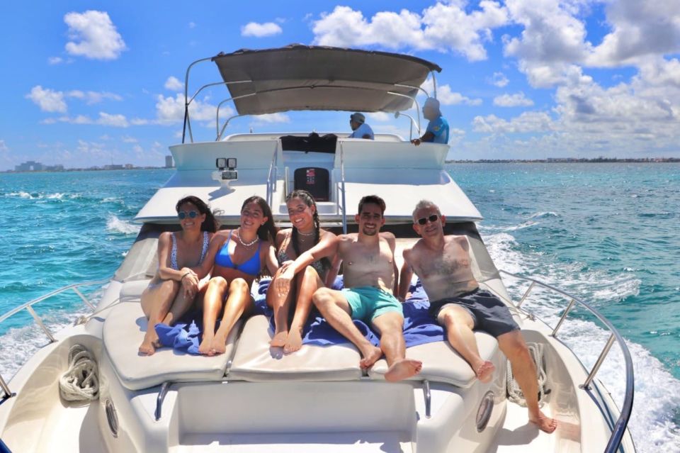 Cancun: Private Luxury 46-Feet Flybridge Yacht Cruise - Common questions