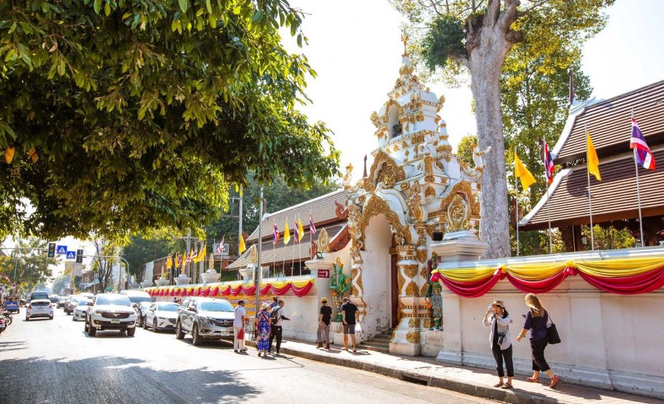 Chiang Mai: Temples and Street Food Night Tour by Tuk Tuk - Common questions