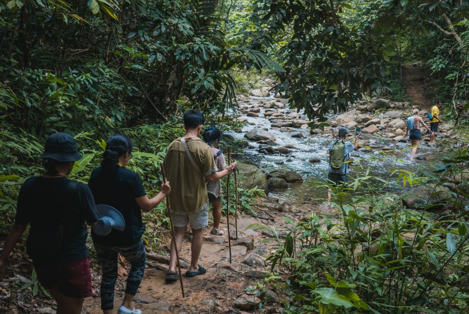 El Nido: Jeepney Tour With Lunch, Waterfall, and Beaches - Common questions