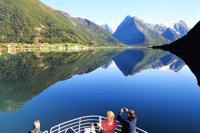 Fjord Cruise to Sognefjord and Bøyabreen Glacier - Common questions