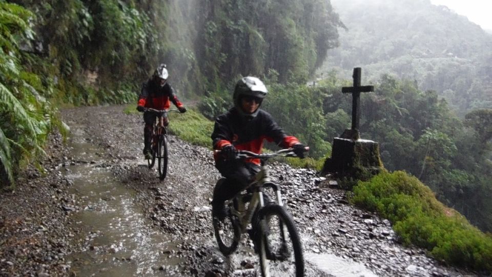 From La Paz: The World's Most Dangerous Road Biking Tour - Tour Directions