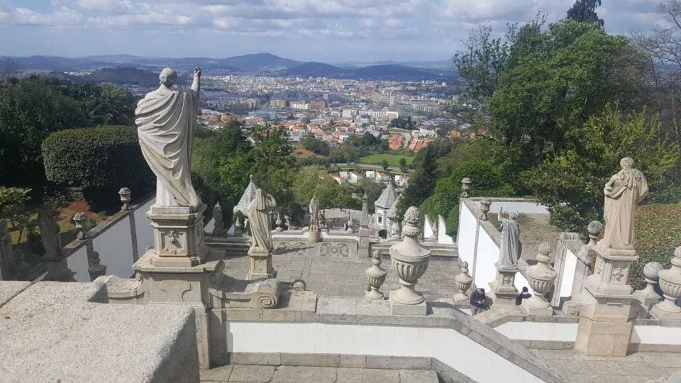 From Porto: Braga and Guimarães Day Trip With Lunch - Meeting Point