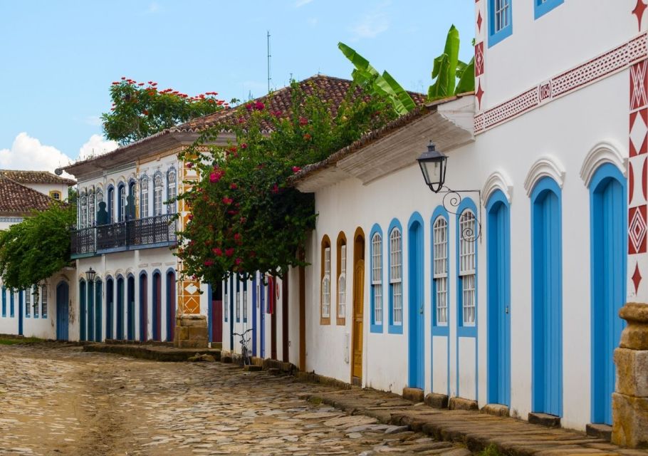 From Vila Do Abraão: Shared Transfer to Paraty - Common questions