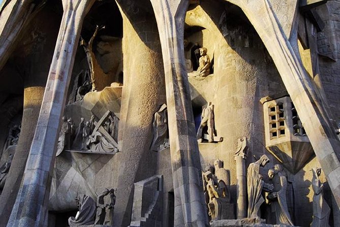 Gaudis Modernist Legacy: Sagrada Familia Small Group Tour - Common questions