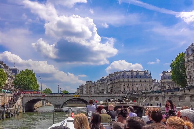 Guided Boat Cruise on Paris Seine, Optional Eiffel Tower Dinner - Common questions