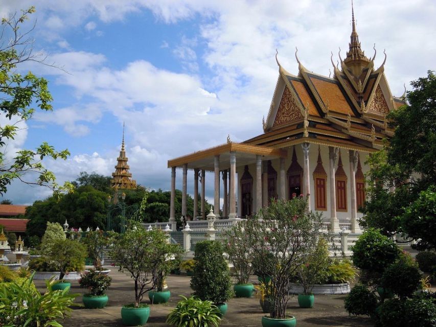 Half Day Phnom Penh Tour With Choeung Ek Genocidal - Last Words