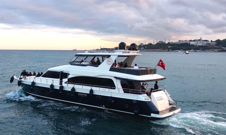 Istanbul: Guided Old City Tour and Bosphorus Sunset Cruise - Key Features and Benefits