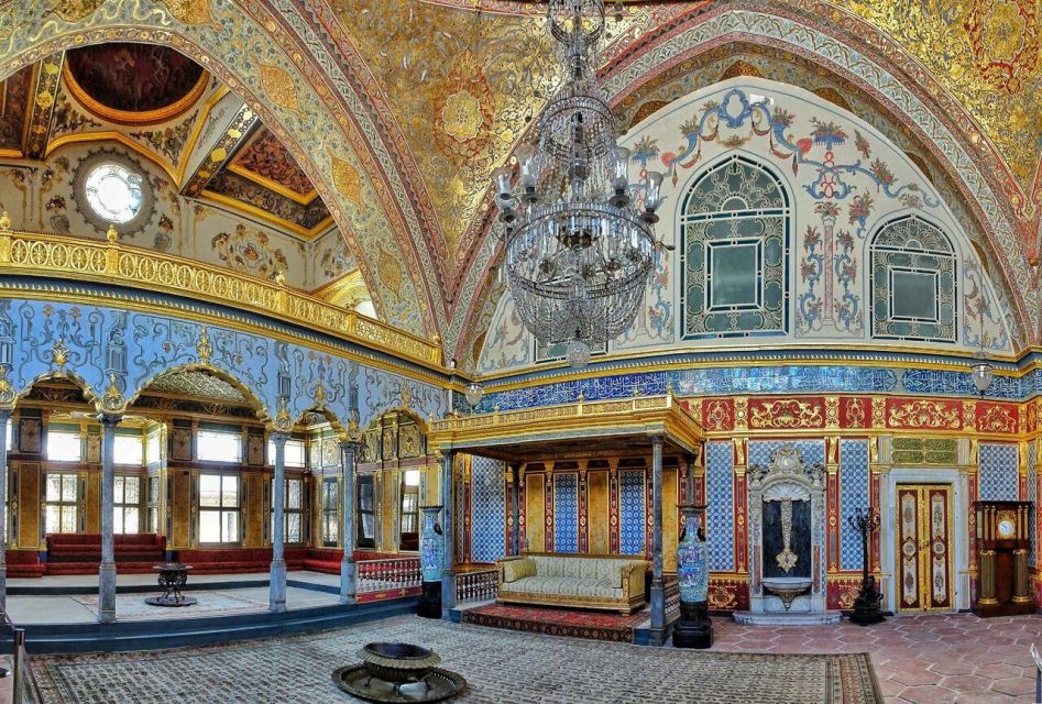 Istanbul: Hagia Sophia, Topkapi & Mosque Tour With Transfer - Common questions