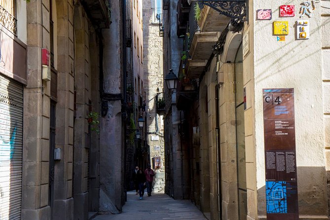 Jewish Quarter of Barcelona Private Tour With Hotel Pick-Up - Tips for a Memorable Experience
