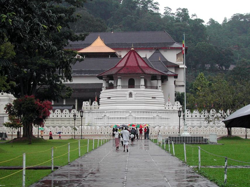 Kandy: Guided City Tour With Tuk Tuk Transfers - Key Attractions and Stops