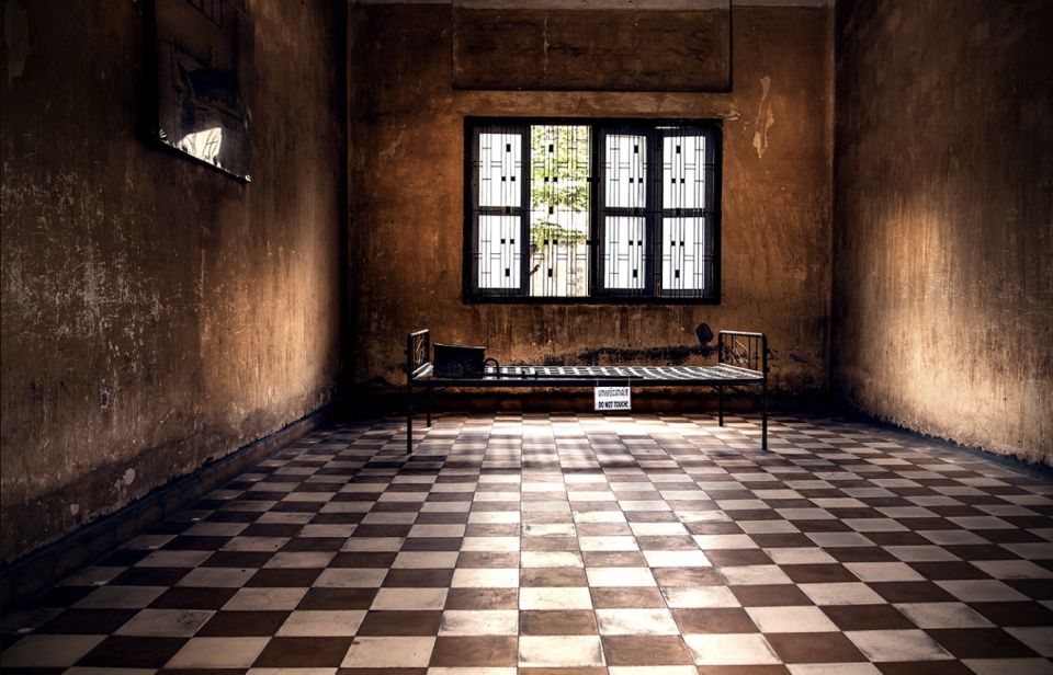 Khmer Rouge In Depth: Tuol Sleng Museum & Killing Fields - Common questions