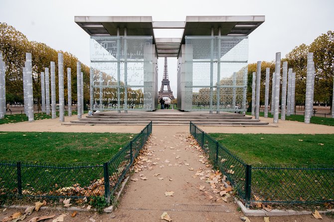 Kickstart Paris Private Tour. City Highlights for Newcomers - Paris Landmarks