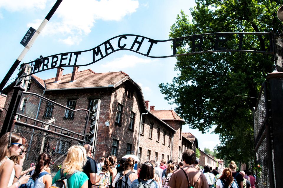 Krakow: Auschwitz-Birkenau Guided Tour Pickup/Lunch Options - Location Information and Activity Inclusions