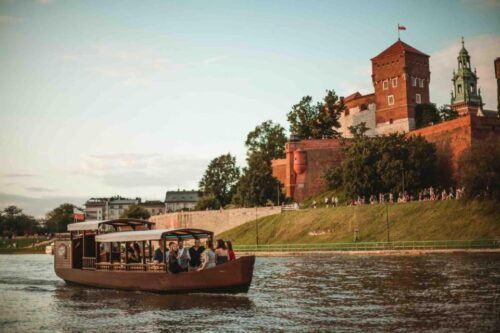 Krakow: Private Traditional Gondola Cruise - Hotel Pickup and Drop-off Service