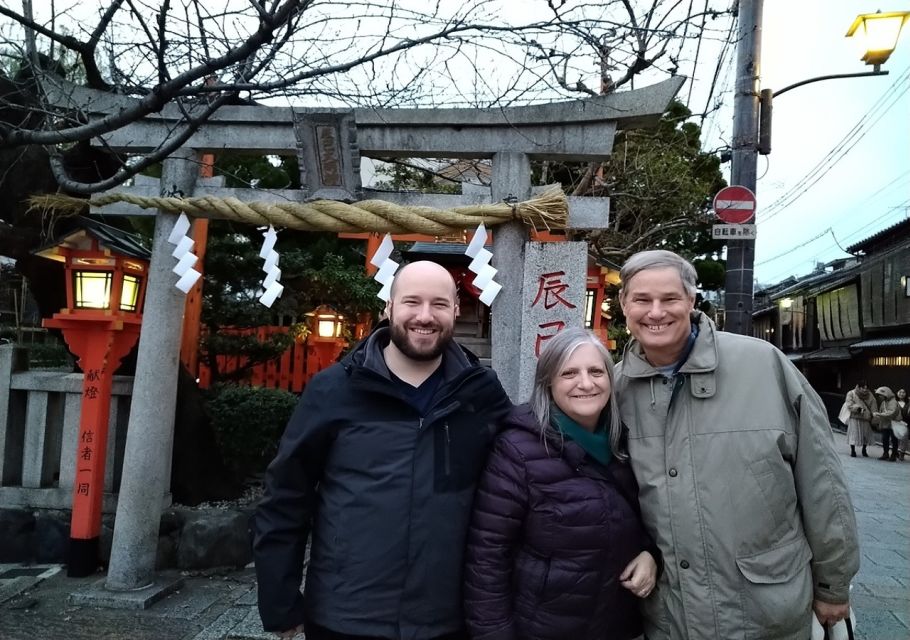 Kyoto: Casual Pontocho Evening Food Tour - Tour Guide and Language