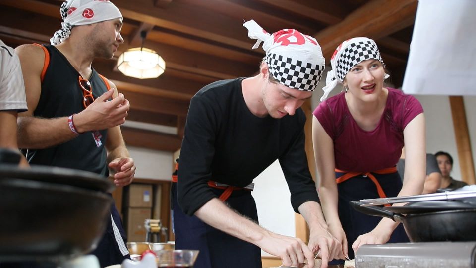 Kyoto: Learn to Make Ramen From Scratch With Souvenir - Instructor Availability