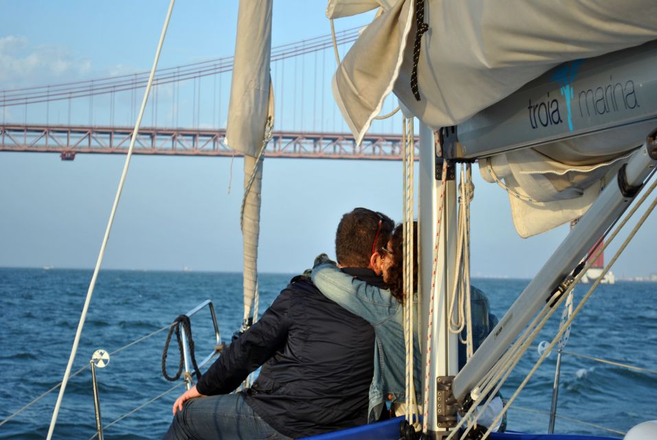 Lisbon: 2-Hour Private Romantic Tagus River Cruise - Review Summary