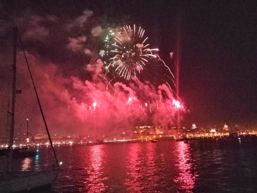 Lisbon: New Year's Eve Tagus River Cruise With Open Bar - Additional Information