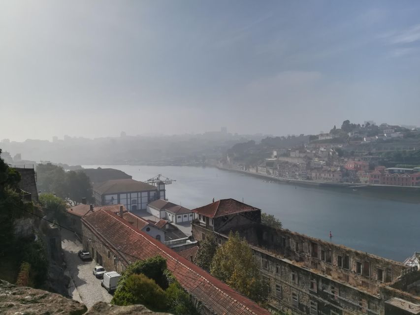Lisbon: Porto Transfer With Obidos, Nazare, and Aveiro - Common questions