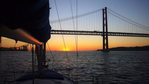 Lisbon: Private Sunset Sailing Tour With Champagne - Sunset Sailing Tour Highlights