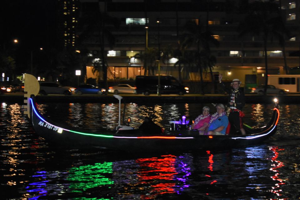 Military Families Love This Gondola Cruise in Waikiki Fun - Safety Measures