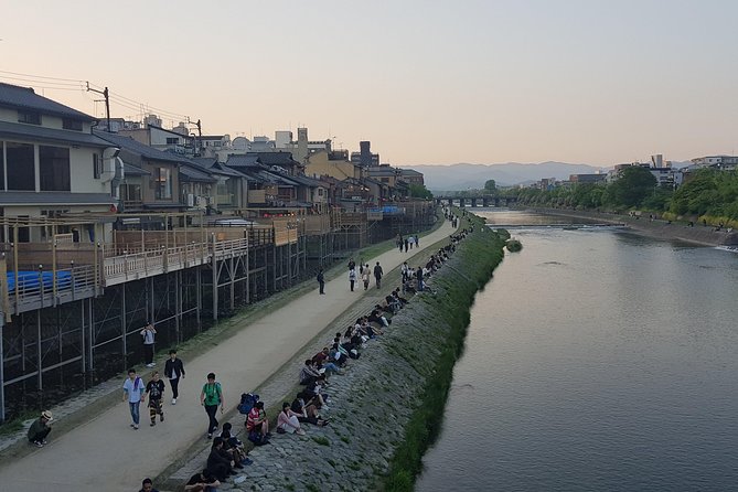 Nighttime All-Inclusive Local Eats and Streets, Gion and Beyond - Authentic Experience