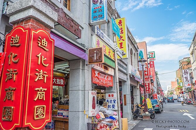 One-Day Historical and Heritage Tour in Taipei - Common questions