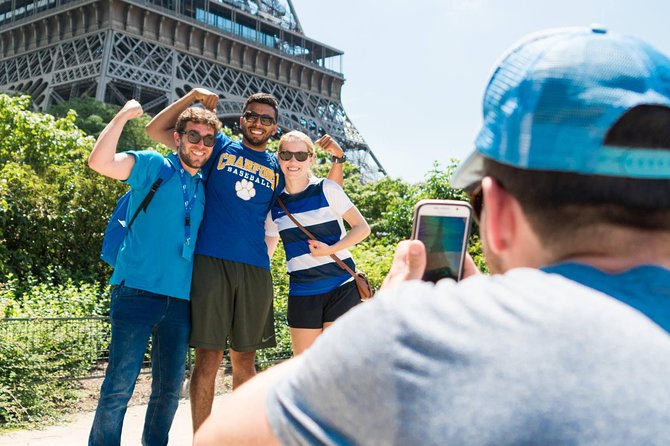 Paris Highlights Bike Tour: Eiffel Tower, Louvre and Notre-Dame - Meeting Point and Cancellation Policy