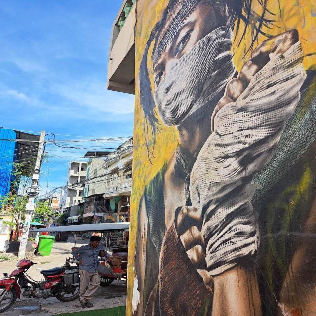 Phnom Penh Food & Street Art Half Day Tour by Tuk Tuk - Itinerary Overview